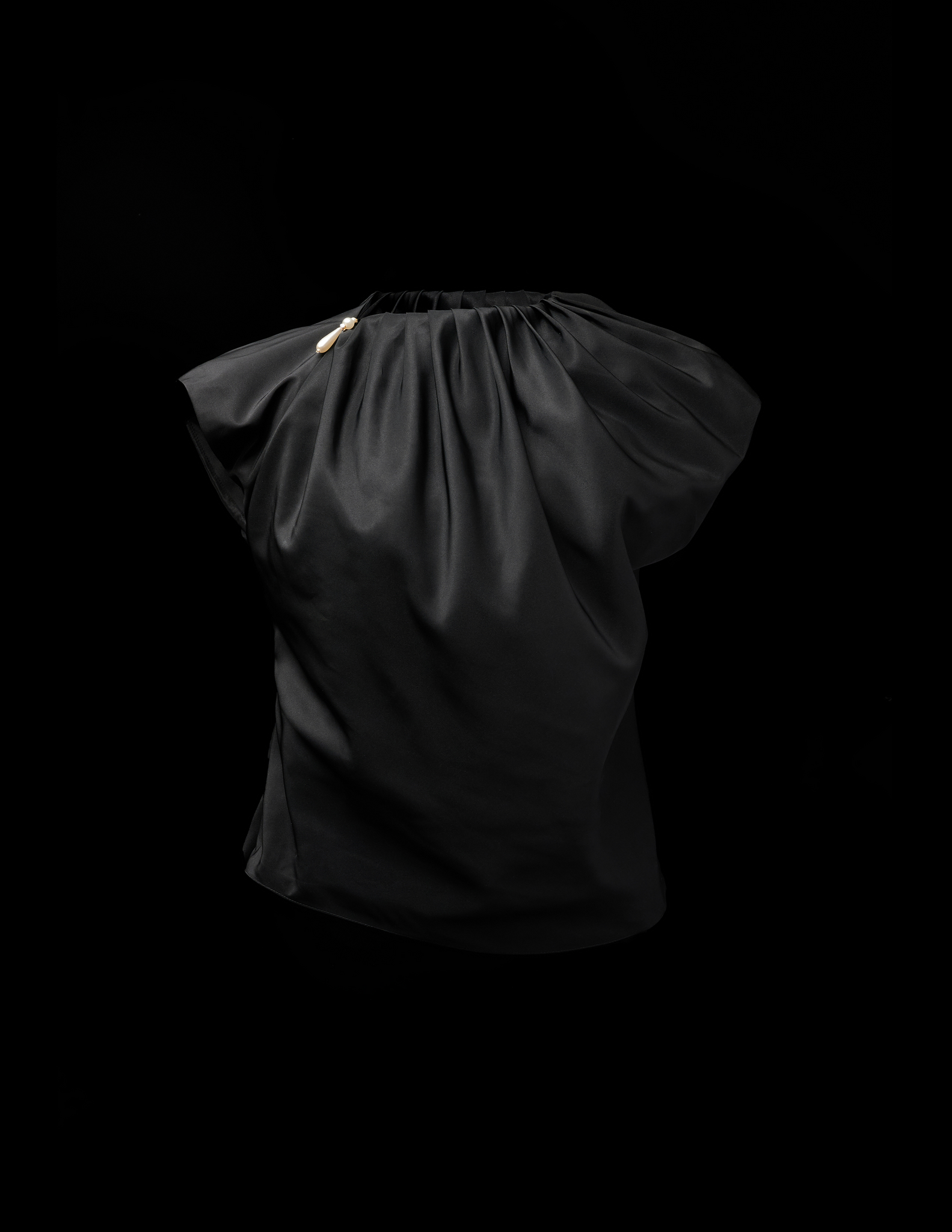 JODIE ASYMMETRIC TOP IN NOIR