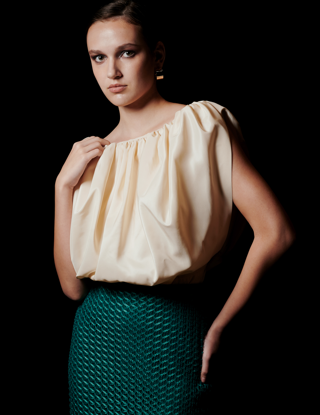 JODIE BOAT NECK TOP IN BONE